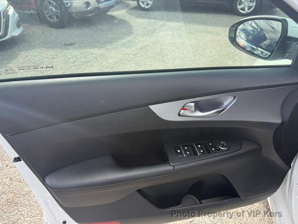 2022 Kia Forte FE IVT - 22924731 - 18