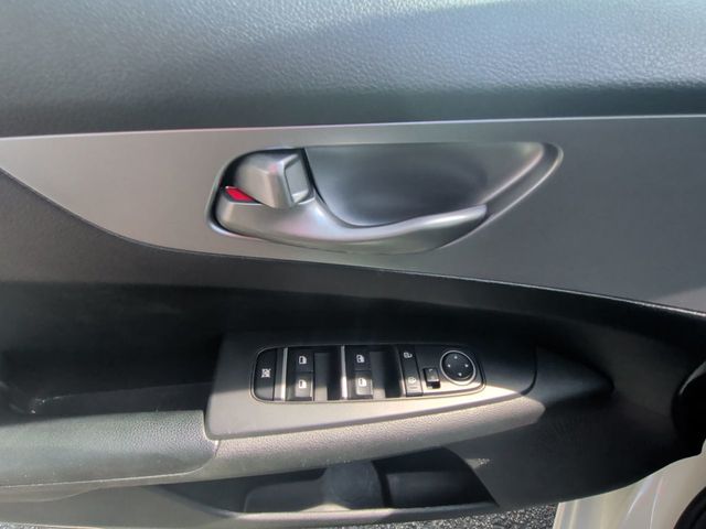 2022 Kia Forte FE IVT - 23036558 - 11