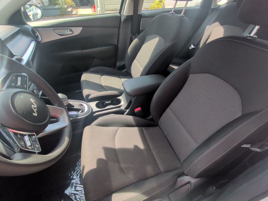 Kia Forte FE IVT photo 14
