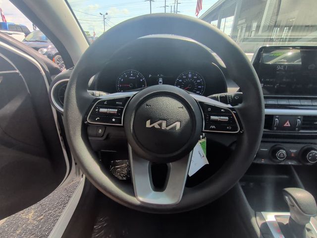 2022 Kia Forte FE IVT - 23036558 - 14