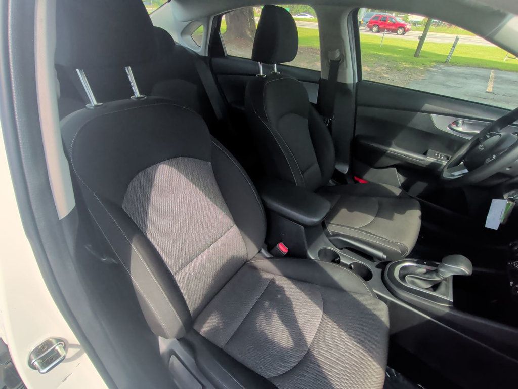 Kia Forte FE IVT photo 20