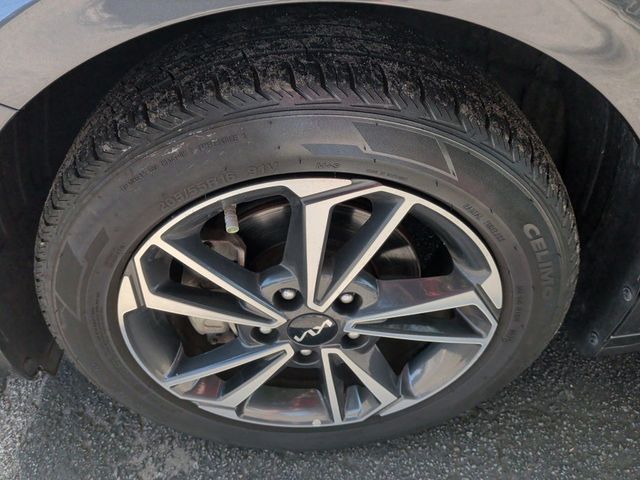 2022 Kia Forte FE IVT - 23067295 - 9