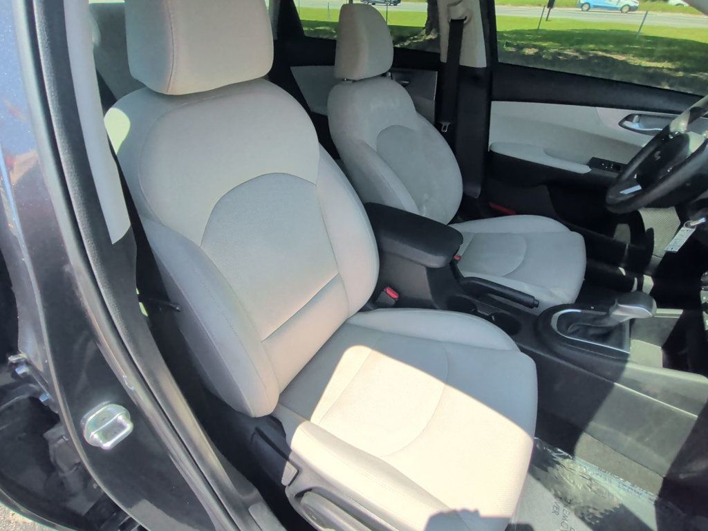 Kia Forte FE IVT photo 21