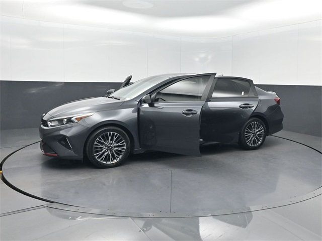 2022 Kia Forte GT-Line IVT - 22936715 - 37