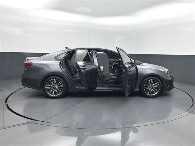 2022 Kia Forte GT-Line IVT - 22936715 - 38