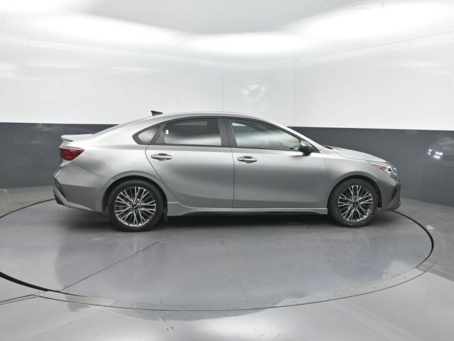 2022 Kia Forte GT-Line IVT - 23003171 - 28