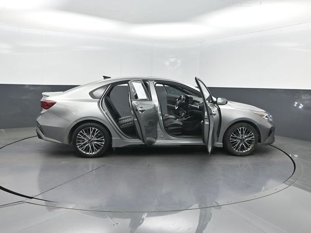 2022 Kia Forte GT-Line IVT - 23003171 - 32