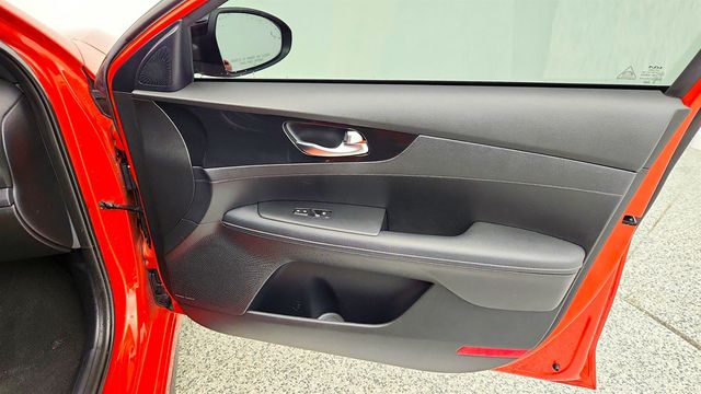 2022 Kia Forte GT-Line IVT w/ Premium Pkg - 23016219 - 26