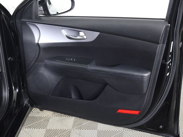 2022 Kia Forte LXS IVT - 22976541 - 21