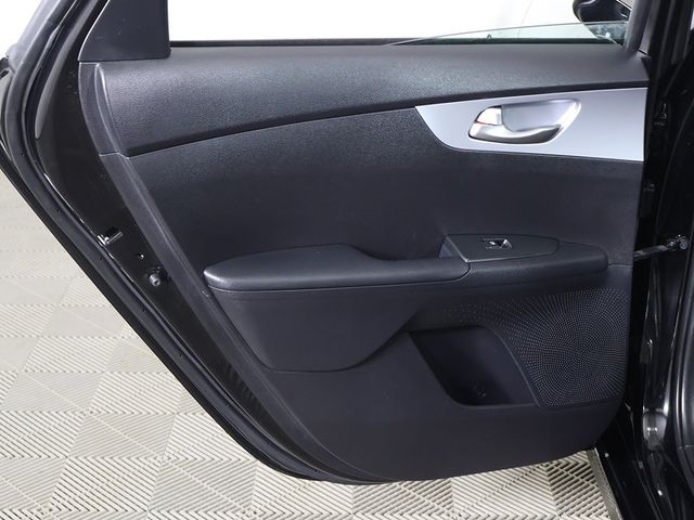 2022 Kia Forte LXS IVT - 22976541 - 22