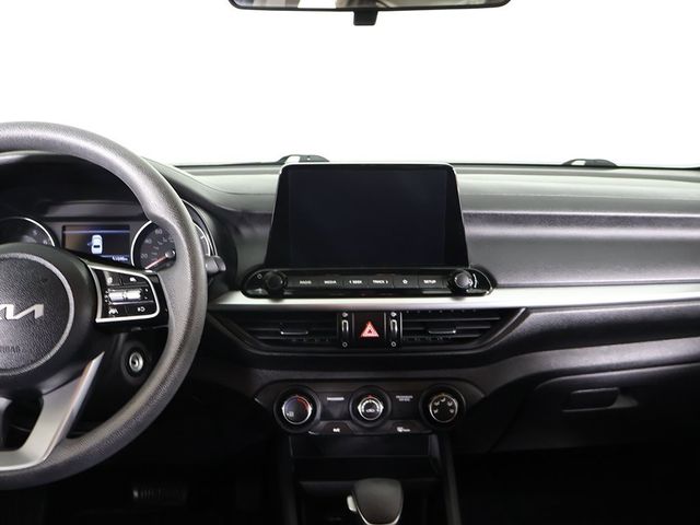 2022 Kia Forte LXS IVT - 22976541 - 32