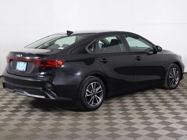 2022 Kia Forte LXS IVT - 22976541 - 8