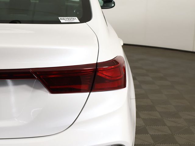 2022 Kia Forte LXS IVT - 23055715 - 13