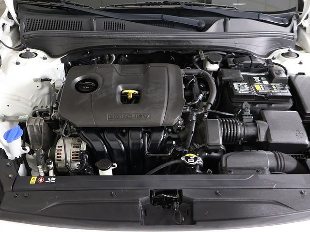 2022 Kia Forte LXS IVT - 23055715 - 17