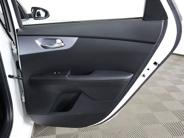 2022 Kia Forte LXS IVT - 23055715 - 22