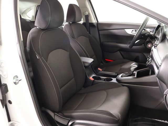 2022 Kia Forte LXS IVT - 23055715 - 26