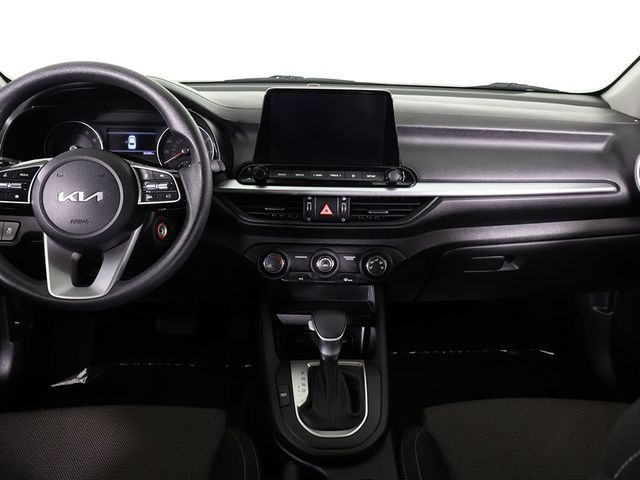 2022 Kia Forte LXS IVT - 23055715 - 31