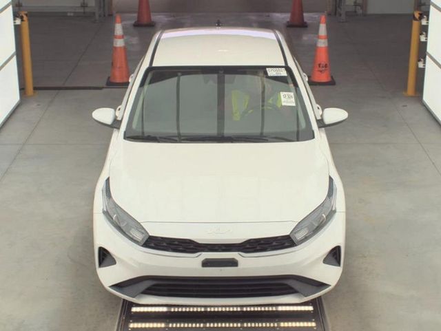 2022 Kia Forte LXS IVT - 22949294 - 2