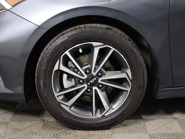 2022 Kia Forte LXS IVT - 23036602 - 19