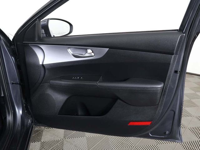 2022 Kia Forte LXS IVT - 23036602 - 21