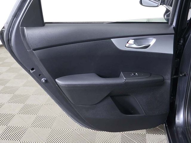 2022 Kia Forte LXS IVT - 23036602 - 22