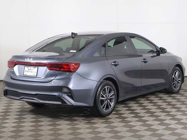 2022 Kia Forte LXS IVT - 23036602 - 8