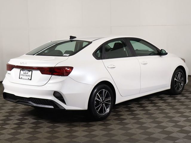 2022 Kia Forte LXS IVT - 23064403 - 11