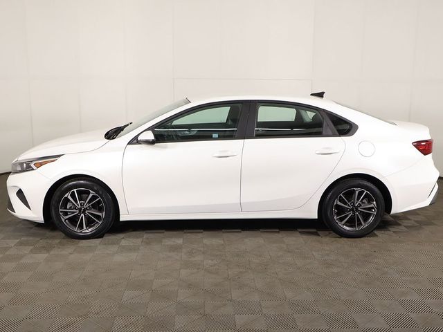 2022 Kia Forte LXS IVT - 23064403 - 18