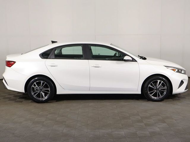 2022 Kia Forte LXS IVT - 23064403 - 19