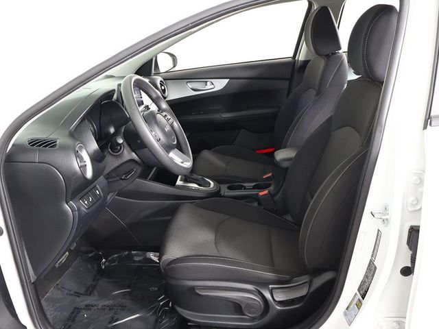 2022 Kia Forte LXS IVT - 23064403 - 28