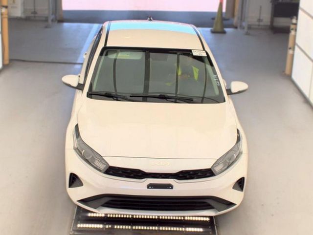 2022 Kia Forte LXS IVT - 23064403 - 2
