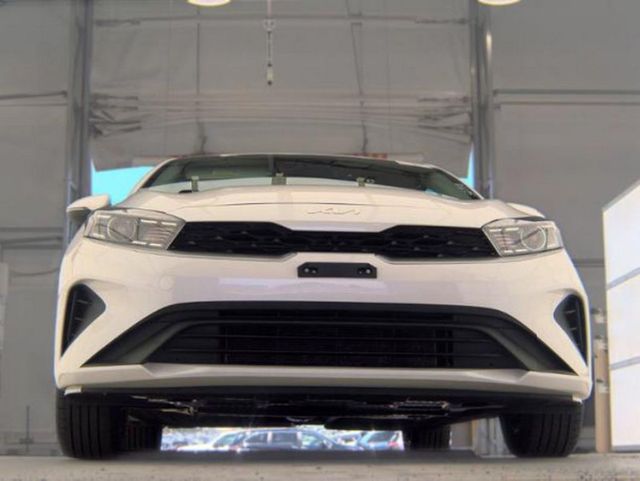 2022 Kia Forte LXS IVT - 23064403 - 3