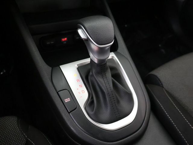 2022 Kia Forte LXS IVT - 23064403 - 44