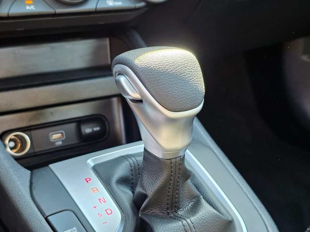 2022 Kia Forte LXS IVT - 22941361 - 13