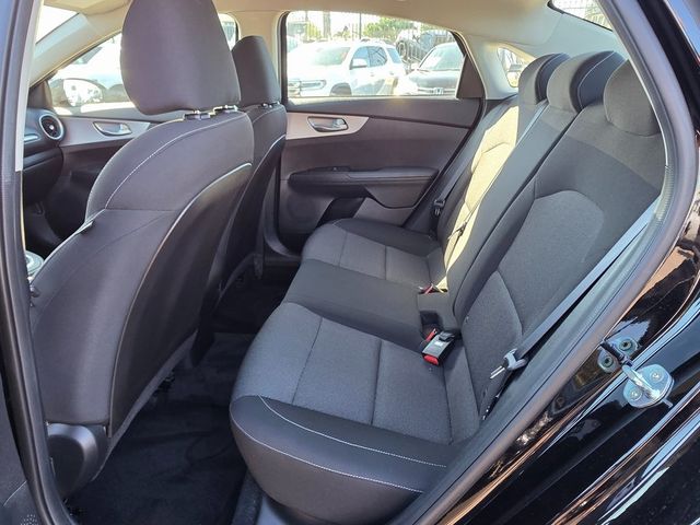 2022 Kia Forte LXS IVT - 22941361 - 6