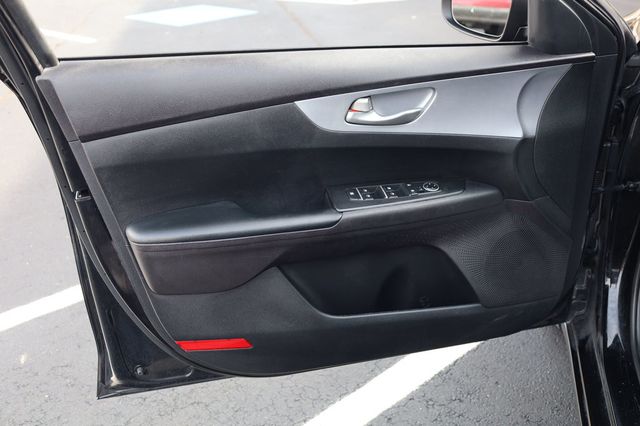 2022 Kia Forte LXS IVT - 22969090 - 12