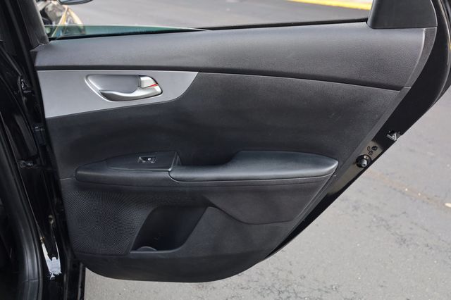 2022 Kia Forte LXS IVT - 22969090 - 18