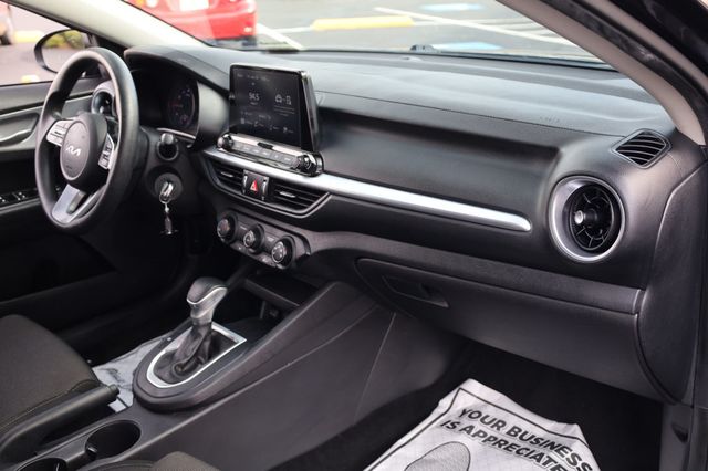 2022 Kia Forte LXS IVT - 22969090 - 23