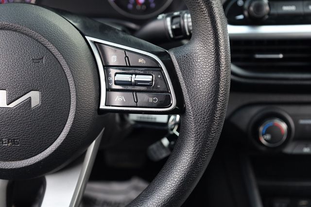 2022 Kia Forte LXS IVT - 22969090 - 27