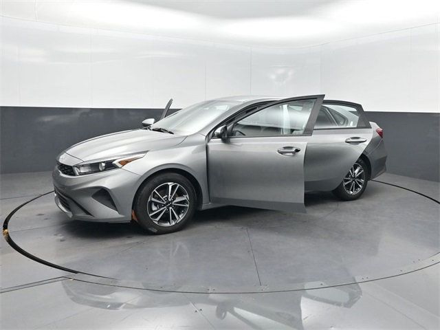 2022 Kia Forte LXS IVT - 22929058 - 31