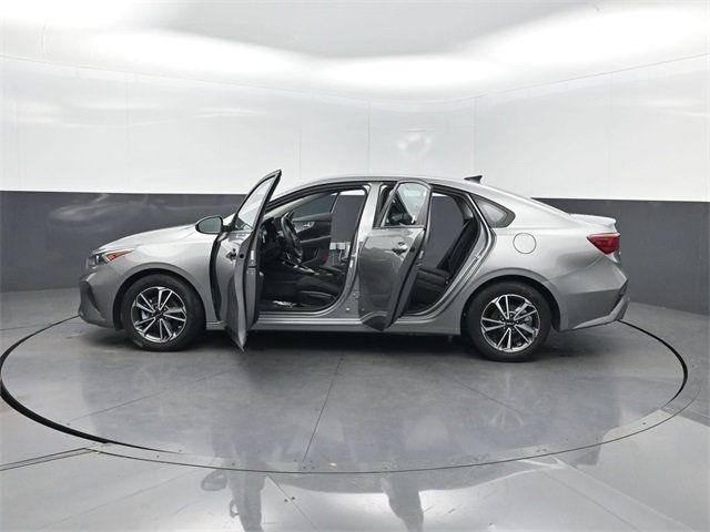 2022 Kia Forte LXS IVT - 22929058 - 34