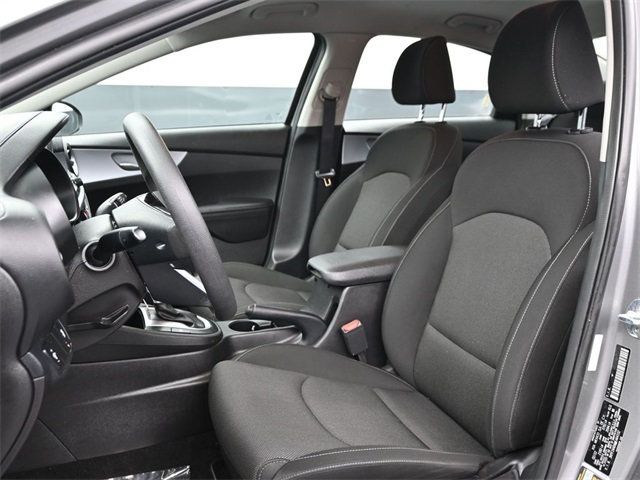 2022 Kia Forte LXS IVT - 22970332 - 5