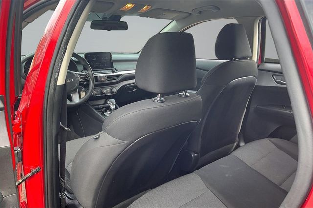 2022 Kia Forte LXS IVT - 22999465 - 18