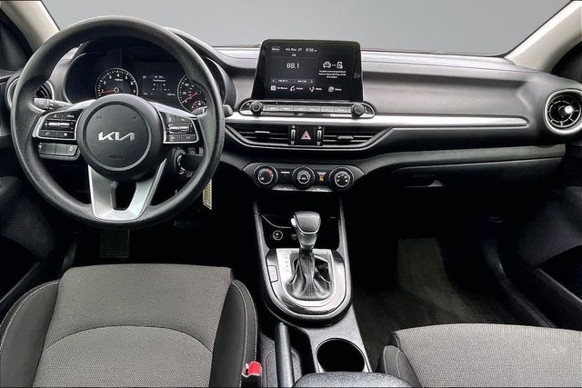 2022 Kia Forte LXS IVT - 22999465 - 19