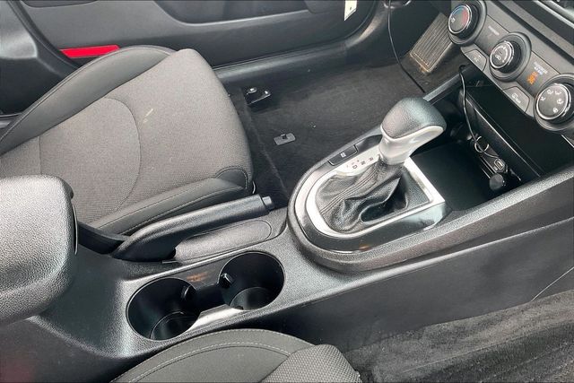 2022 Kia Forte LXS IVT - 22999465 - 31