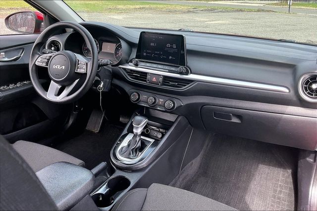 2022 Kia Forte LXS IVT - 22999465 - 33