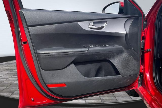 2022 Kia Forte LXS IVT - 22999465 - 8