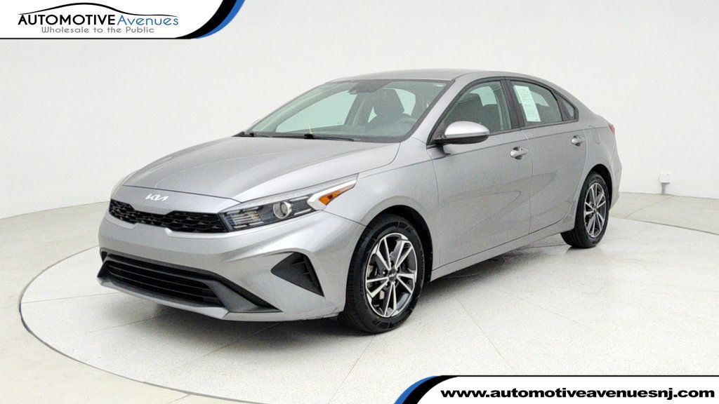 2022 Kia Forte LXS IVT - 22945922 | Video 1