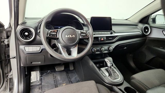 2022 Kia Forte LXS IVT - 22945922 - 11