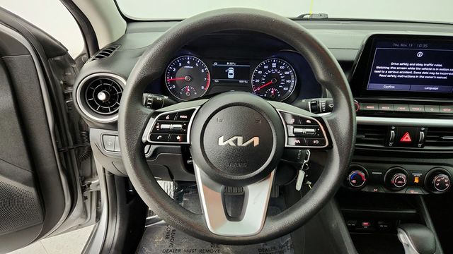 2022 Kia Forte LXS IVT - 22945922 - 12